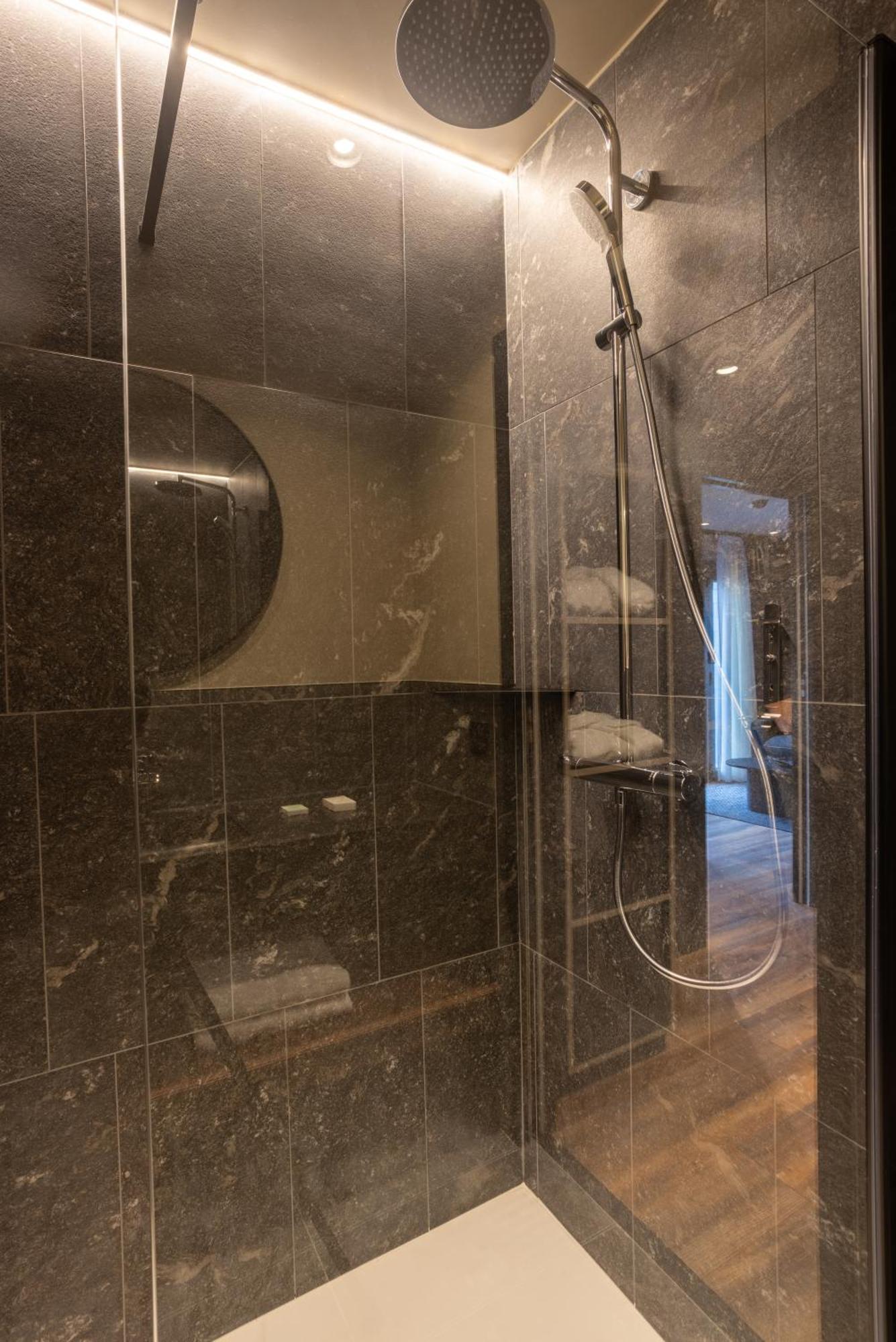 Miura Hotell Voglans Exteriör bild
