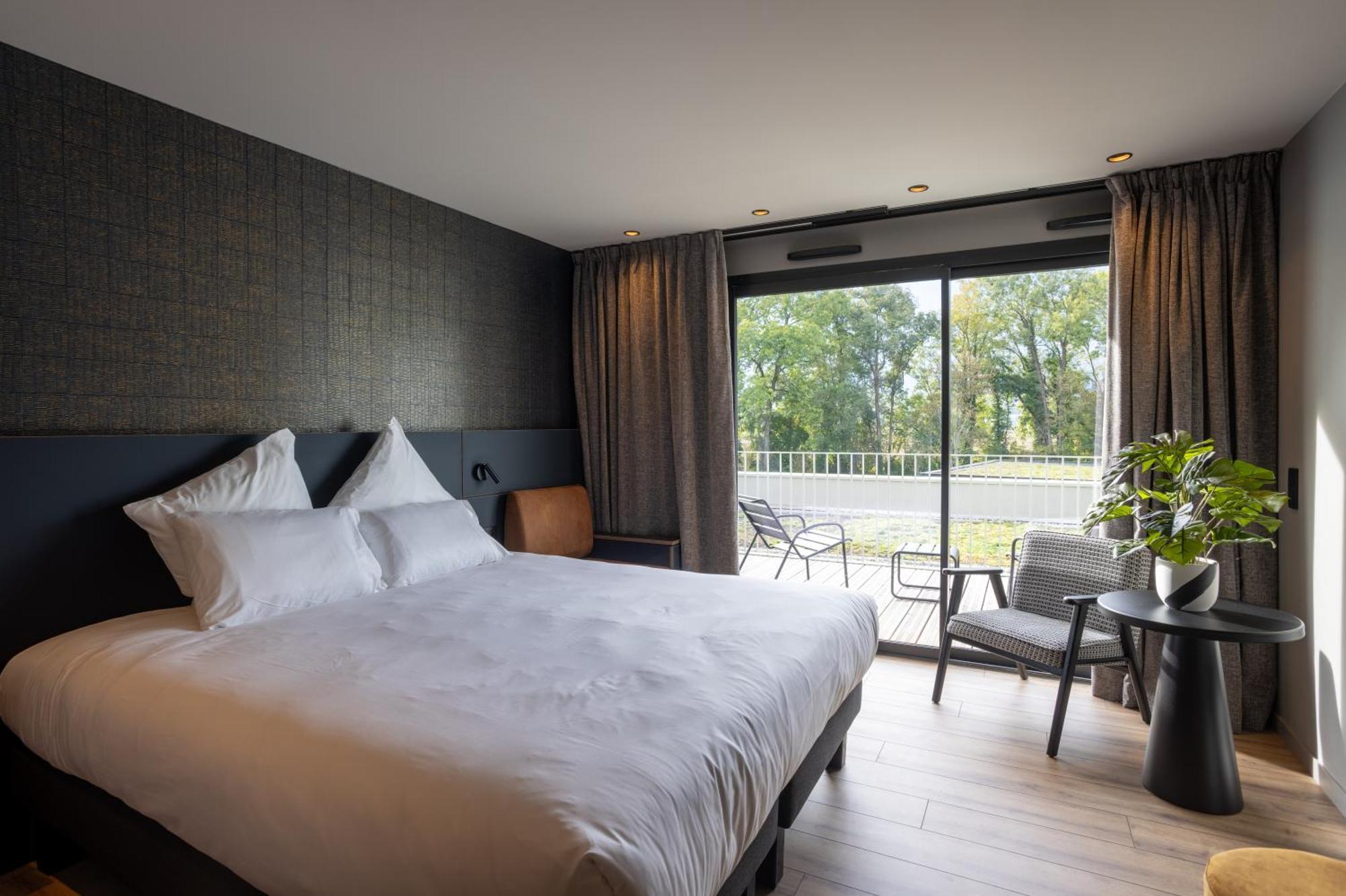 Miura Hotell Voglans Exteriör bild